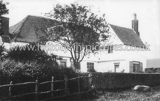 Farm House, Bollington Hall, Oakley, Eseex. c.1910.